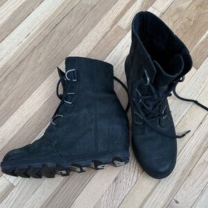 Sorel Joan Of Artic II Wedge Boots - Size 8.5